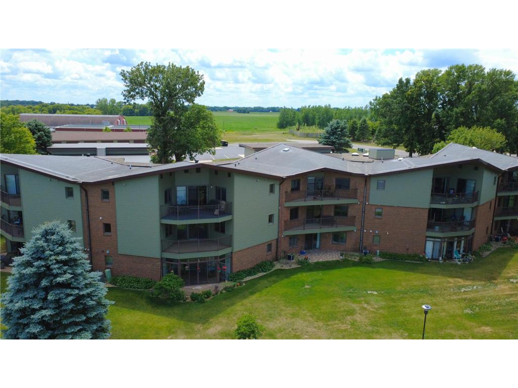 808 Lake Chapeau Drive #202 Albert Lea MN 56007 - White 7098992 image1