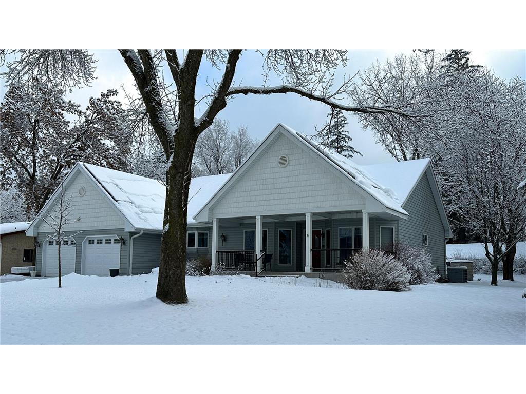 808 Millwood Avenue, Roseville, MN 55113 MLS 6317597 Edina Realty