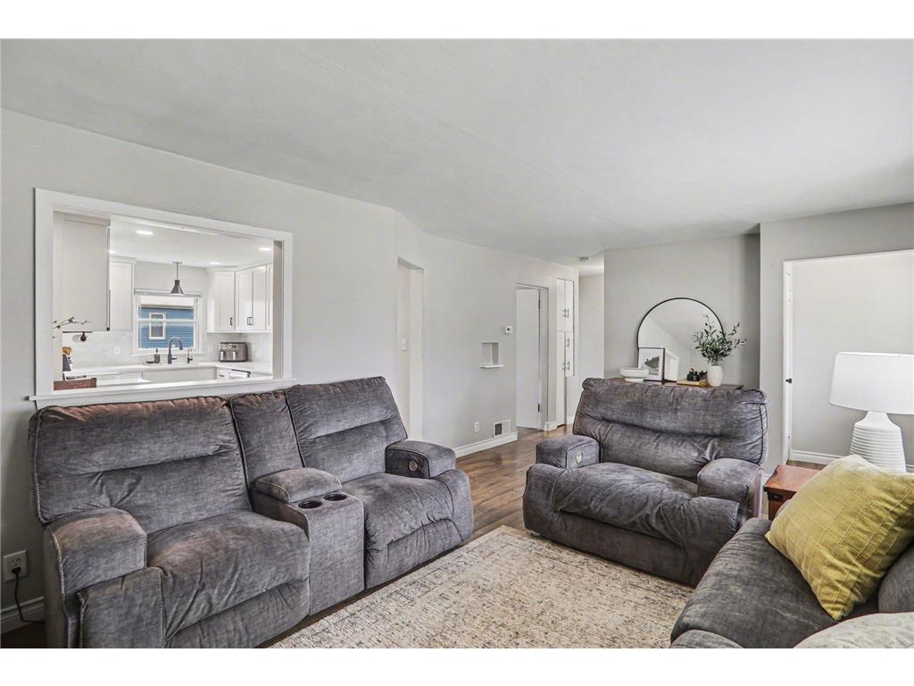 808 N Oakley Street Luverne MN 56156 7064503 image4