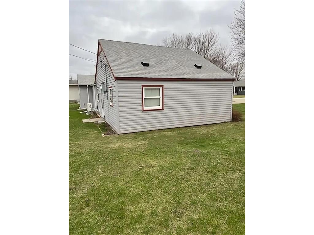 808 S 11th Street Montevideo MN 56265 7064521 image1