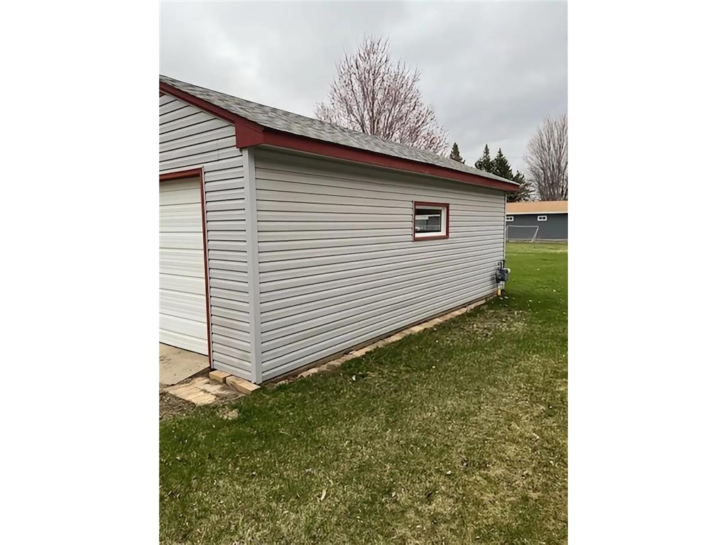 808 S 11th Street Montevideo MN 56265 7064521 image9