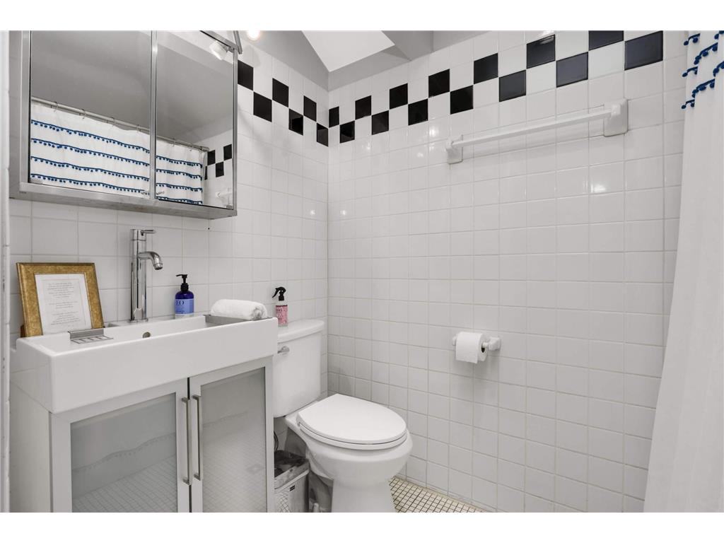 808 W 28th Street Minneapolis MN 55408 6814076 image30