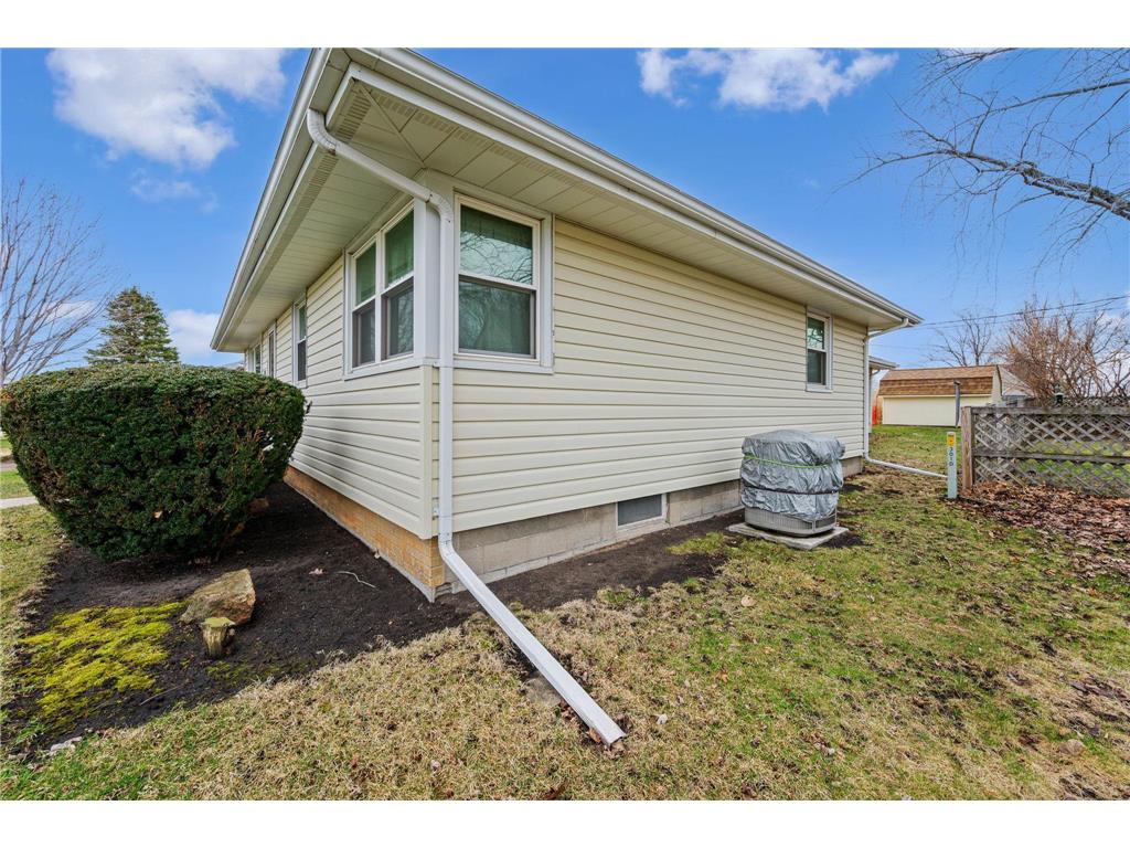 808 Webster Street Fairmont MN 56031 7049487 image31