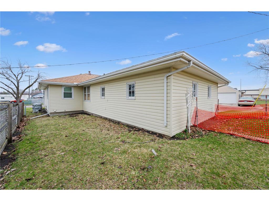 808 Webster Street Fairmont MN 56031 7049487 image32