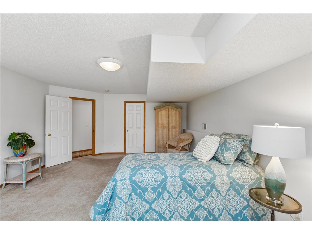 808 Winterberry Drive Woodbury MN 55125 7085660 image22