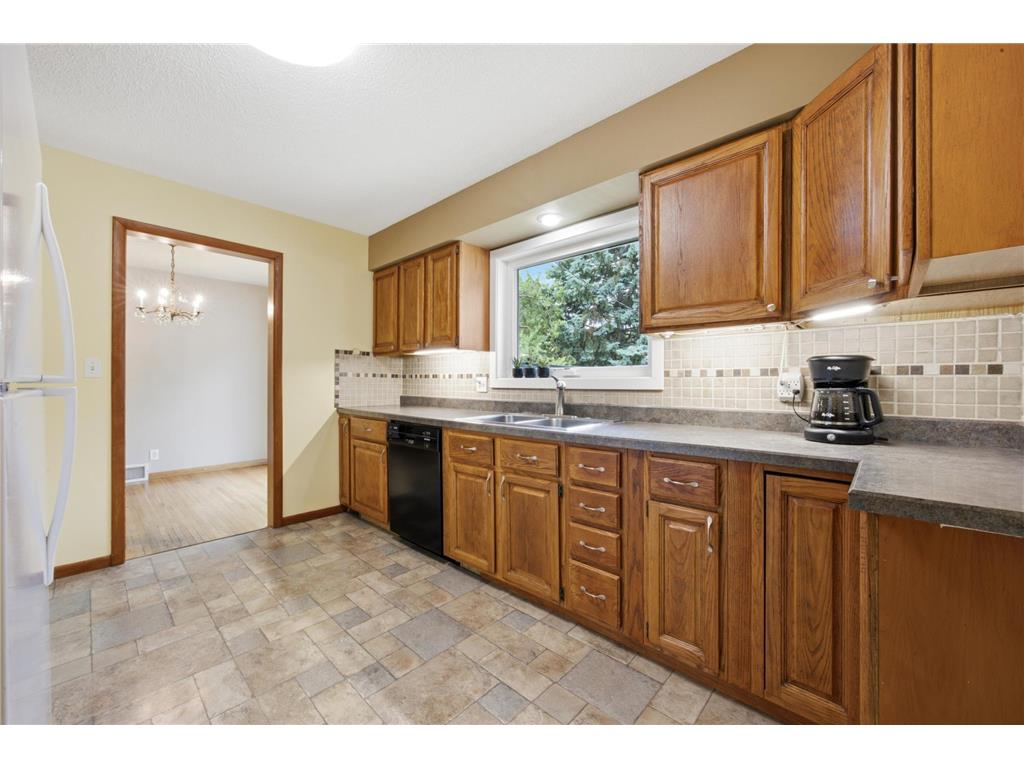 809 19TH Street N Moorhead MN 56560 7096988 image11