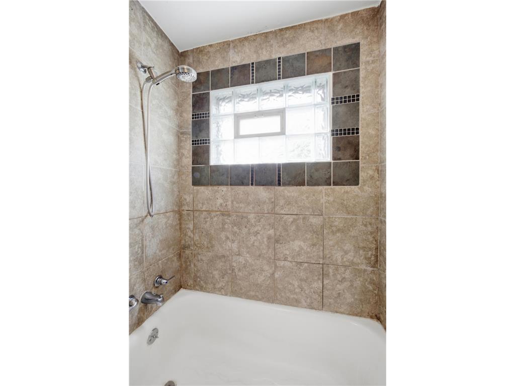 809 19TH Street N Moorhead MN 56560 7096988 image21