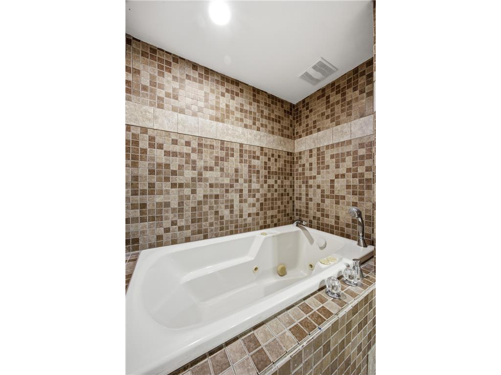 809 19TH Street N Moorhead MN 56560 7096988 image28