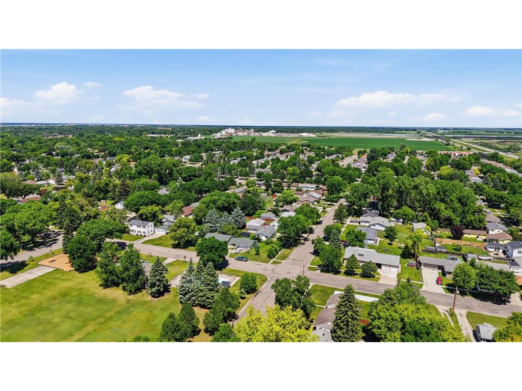 809 19TH Street N Moorhead MN 56560 7096988 image37