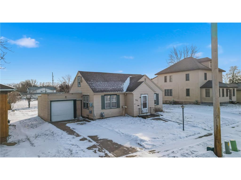 809 3rd Street SW Waseca MN 56093 7007586 image1