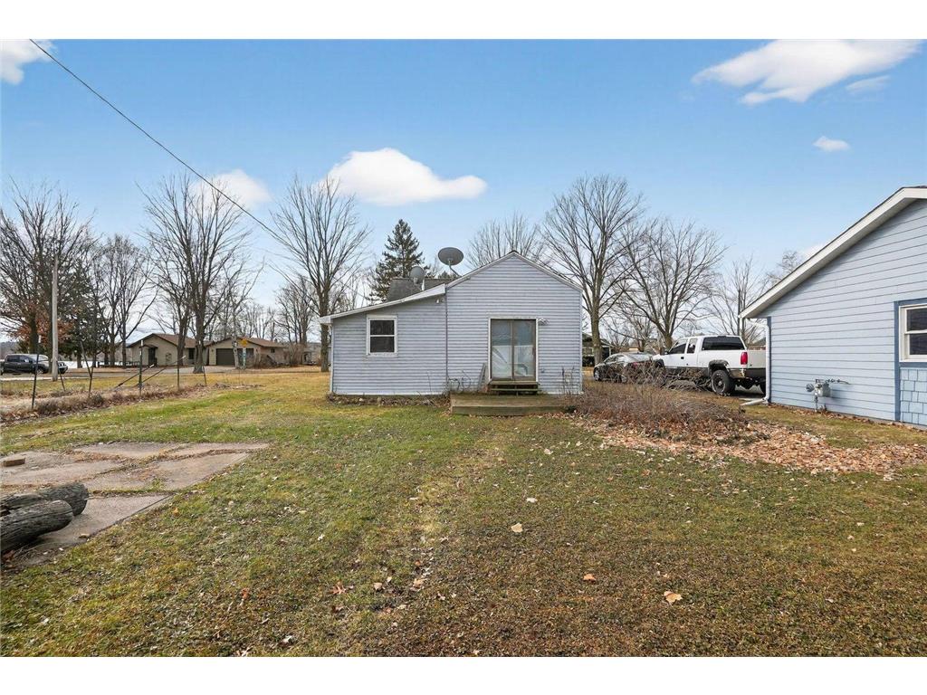 809 E Park Avenue Luck WI 54853 7043748 image24