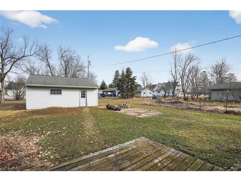 809 E Park Avenue Luck WI 54853 7043748 image27