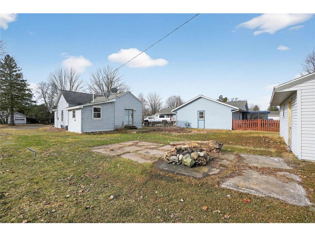 809 E Park Avenue Luck WI 54853 7043748 image29