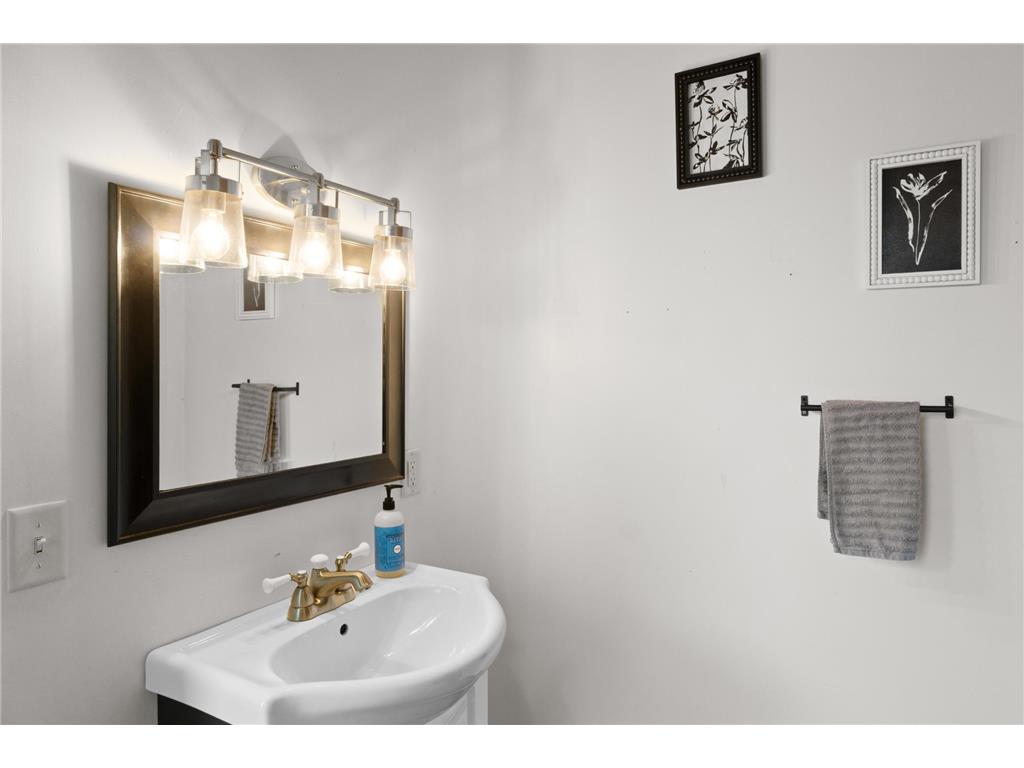 809 Home Street Kenyon MN 55946 7081026 image25