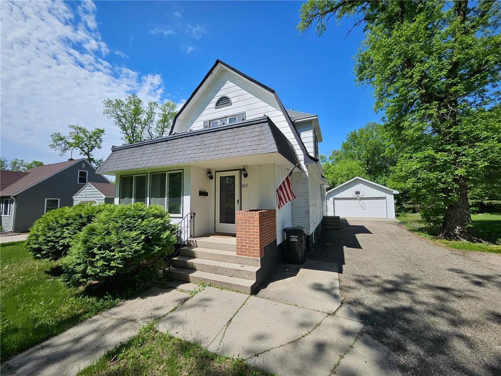 809 Park Avenue Morris MN 56267 7082006 image1