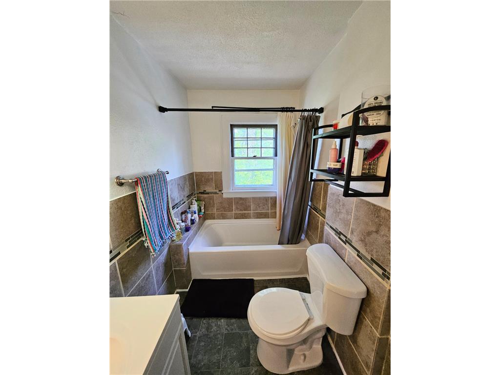 809 Park Avenue Morris MN 56267 7082006 image24