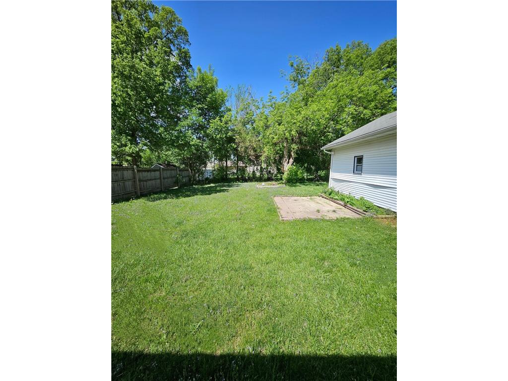 809 Park Avenue Morris MN 56267 7082006 image4