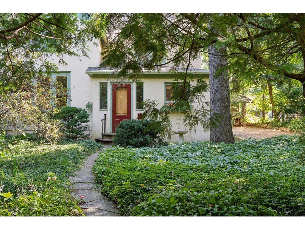 809 Saint Olaf Avenue Northfield MN 55057 6597108 image1