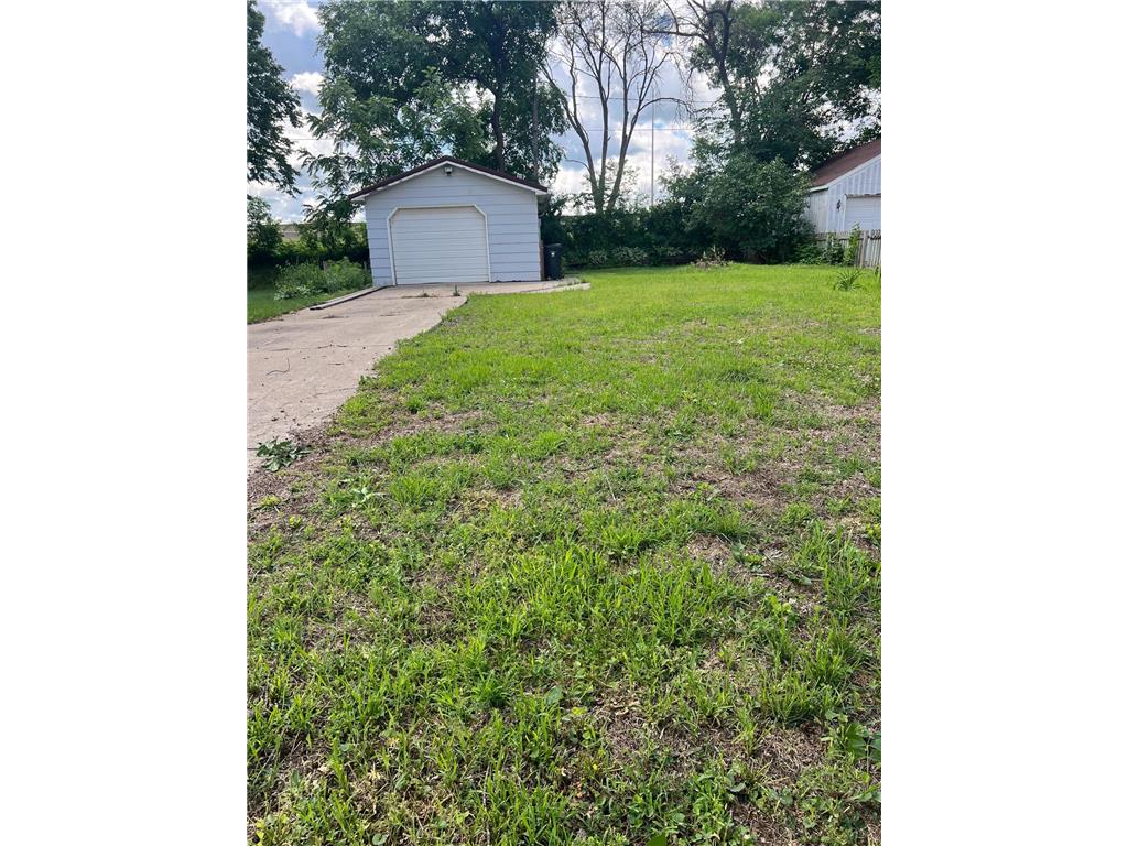 809 South Avenue North Mankato MN 56003 7095657 image1