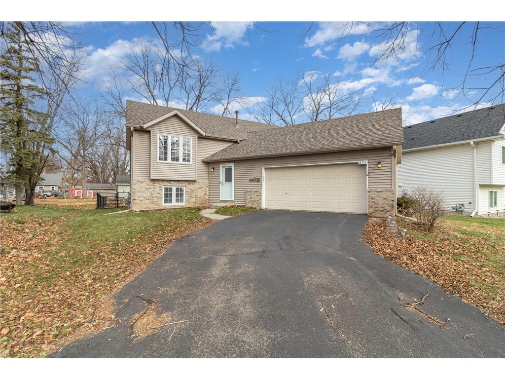 809 Spruce Street Farmington MN 55024 6818031 image1