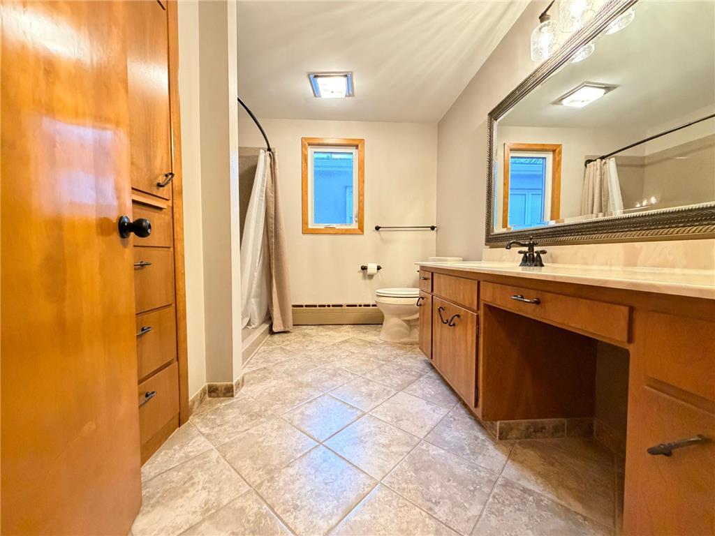 809 W Lake Avenue Worthington MN 56187 - Okabena 7054111 image30