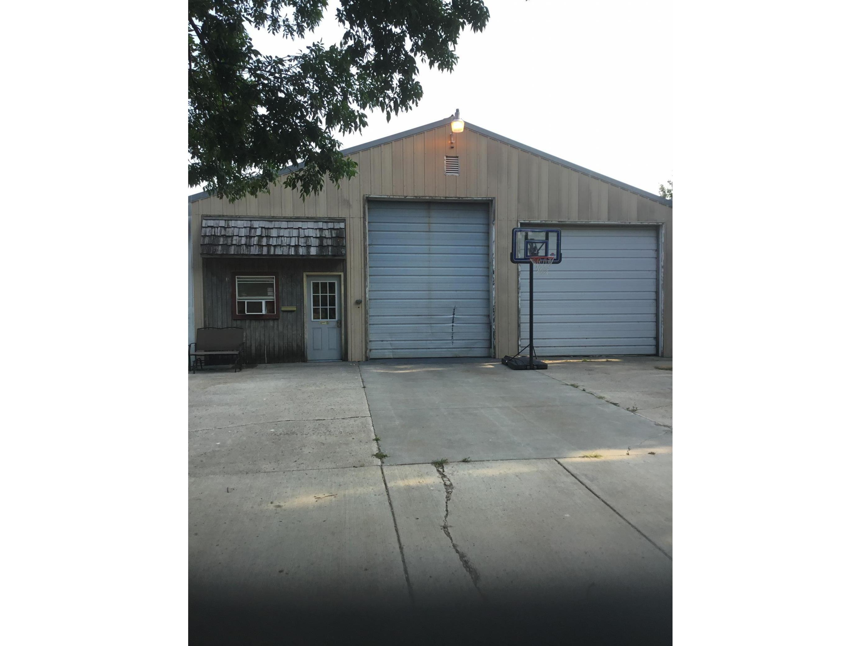 809 Water Street SW, Sleepy Eye, MN, 56085 MLS 7155099 Edina Realty