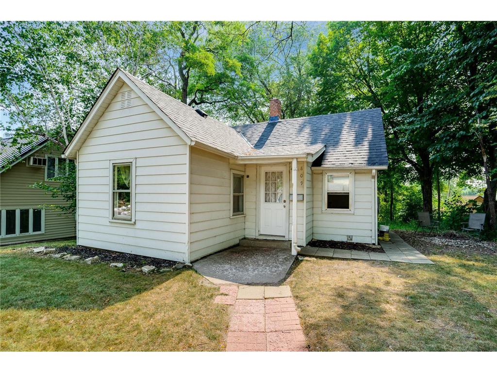 809 Willow Street Faribault MN 55021 6408460 image1