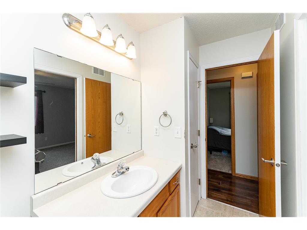 810 19th Street Zumbrota MN 55992 7039621 image13