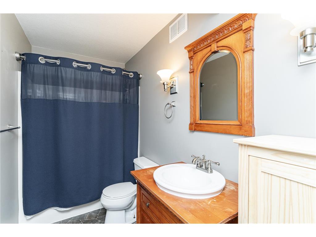 810 19th Street Zumbrota MN 55992 7039621 image24