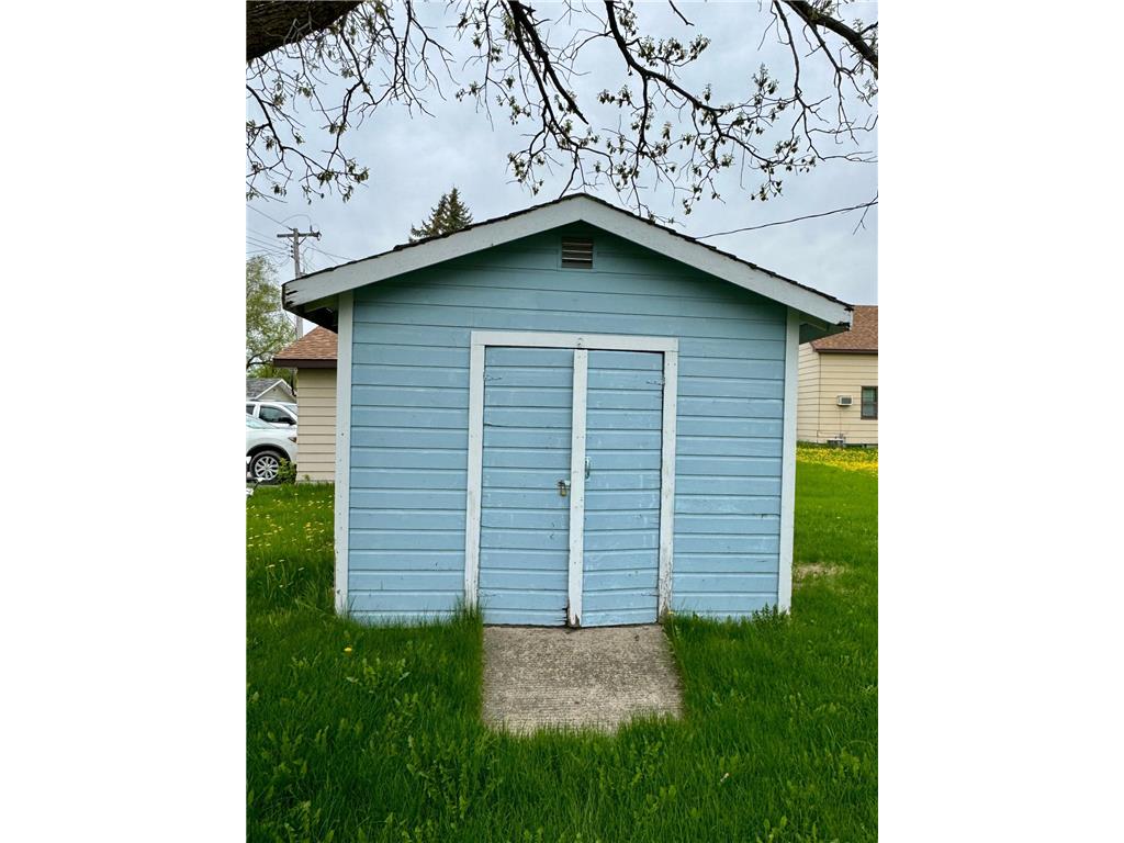 810 2nd Street NE Roseau MN 56751 7032363 image16