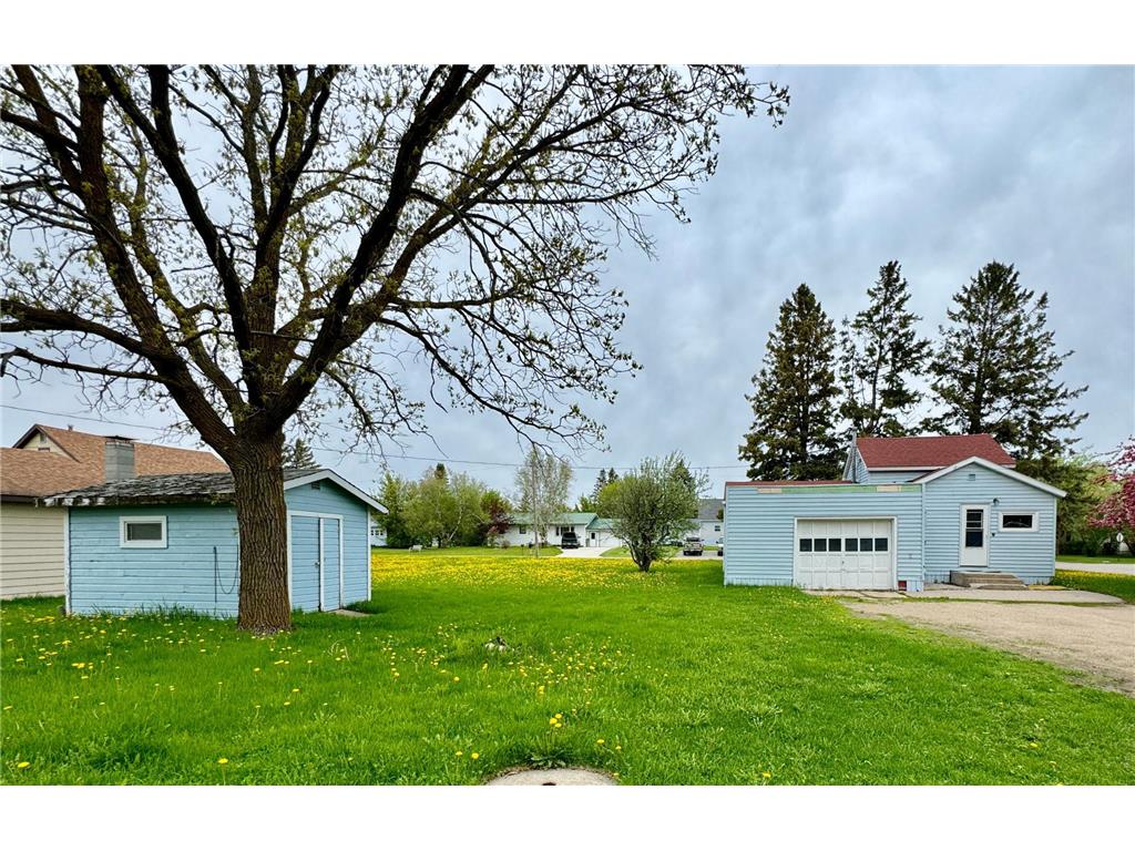 810 2nd Street NE Roseau MN 56751 7032363 image17