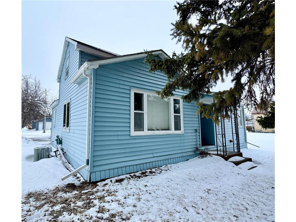 810 2nd Street NE Roseau MN 56751 7032363 image2