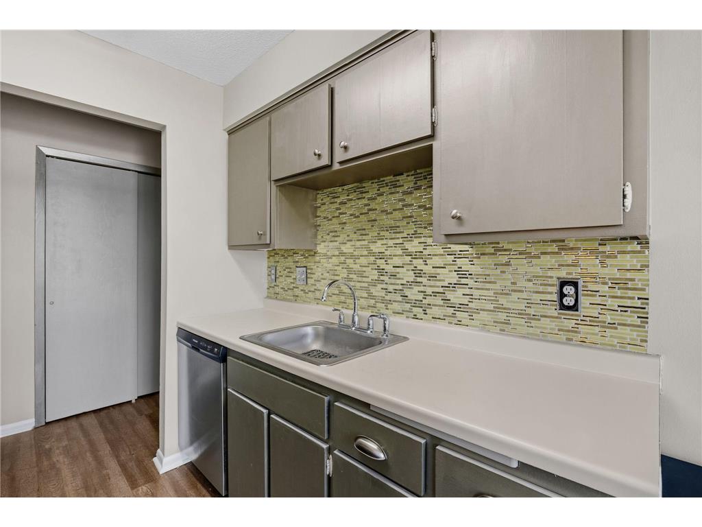 810 9th Avenue S #8 Hopkins MN 55343 7062051 image4