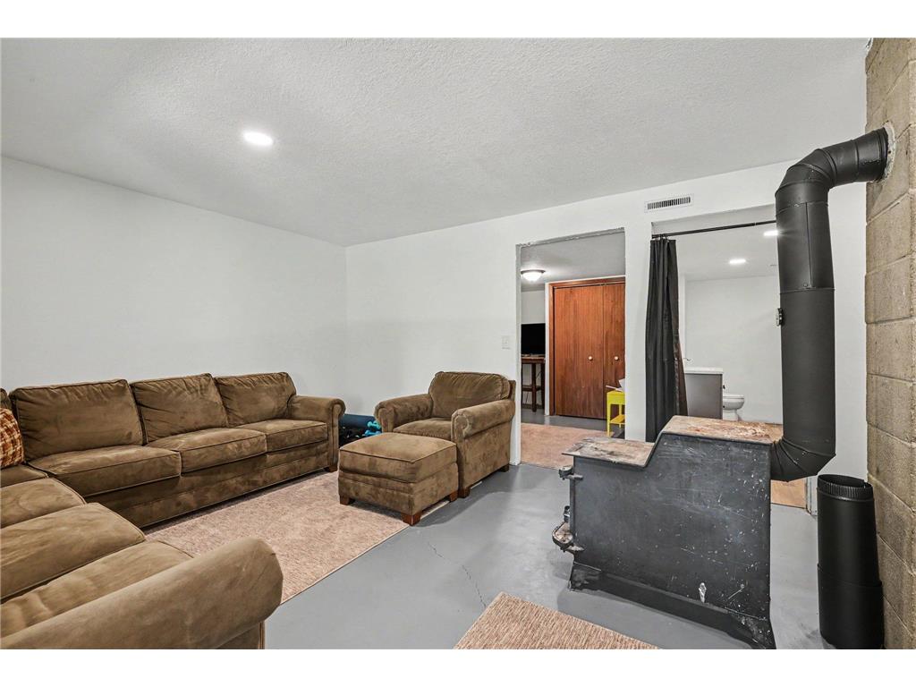 810 Hillcrest Drive Montgomery MN 56069 7079592 image18