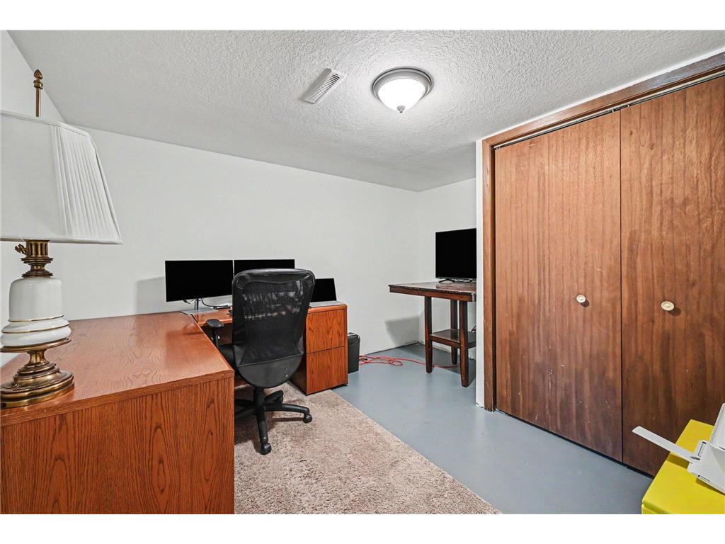 810 Hillcrest Drive Montgomery MN 56069 7079592 image22