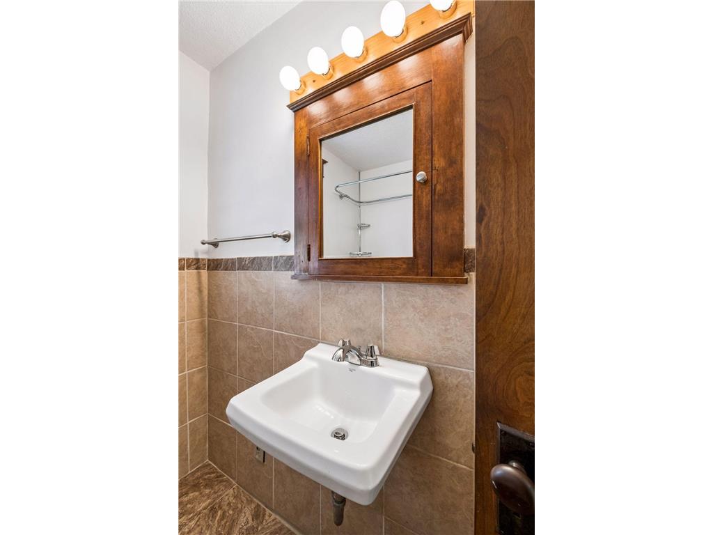 810 Randolph Avenue Saint Paul MN 55102 7098953 image18