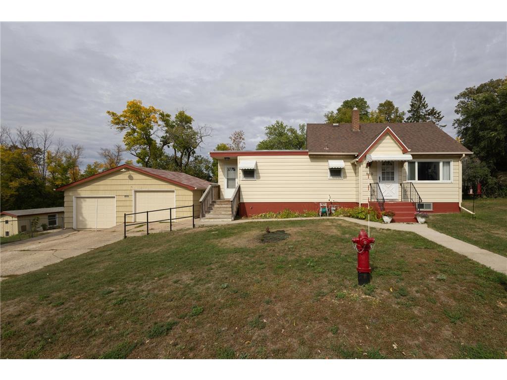 810 State Street W Detroit Lakes MN 56501 6421473 image1
