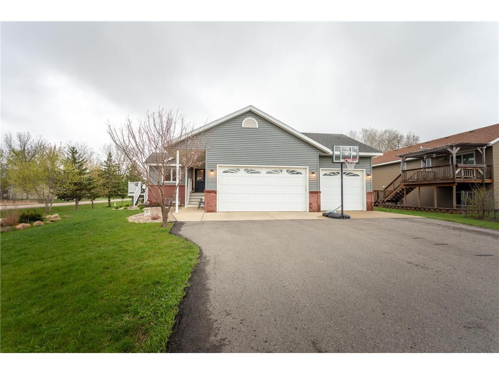 810 Thomas Drive NE Alexandria MN 56308 6529763 image1