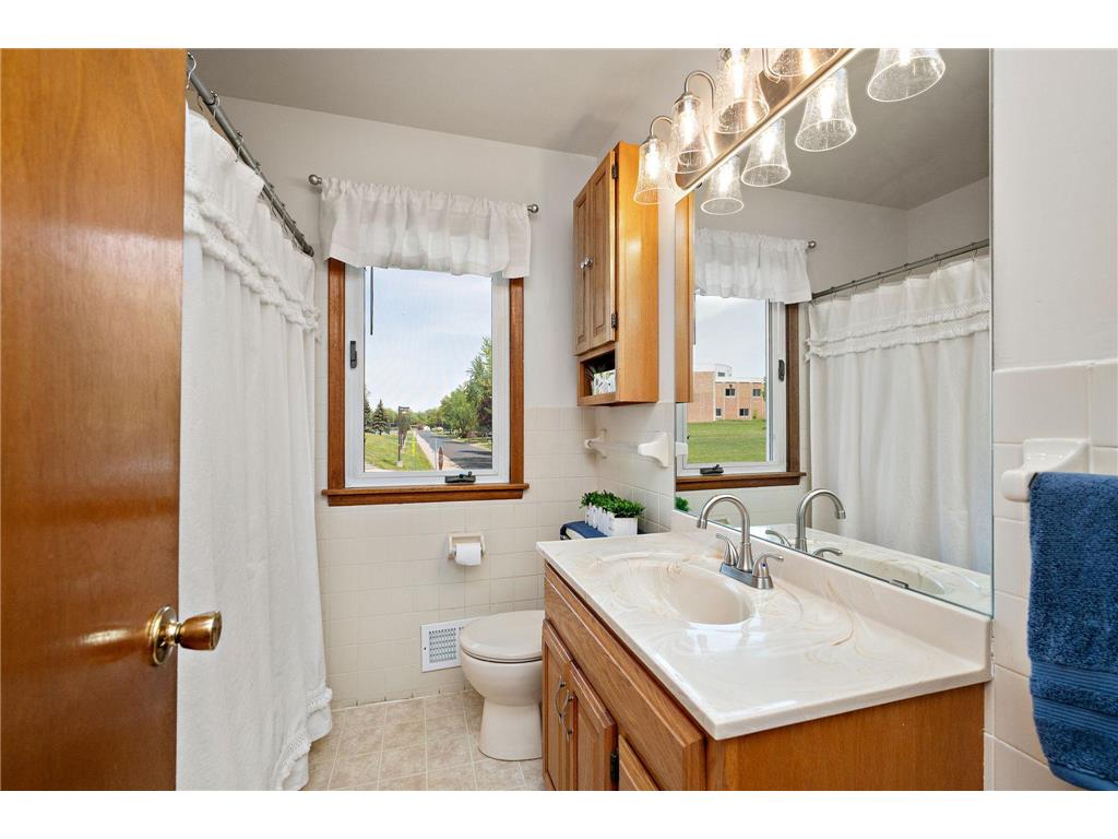 8101 47th Avenue N New Hope MN 55428 7074346 image11