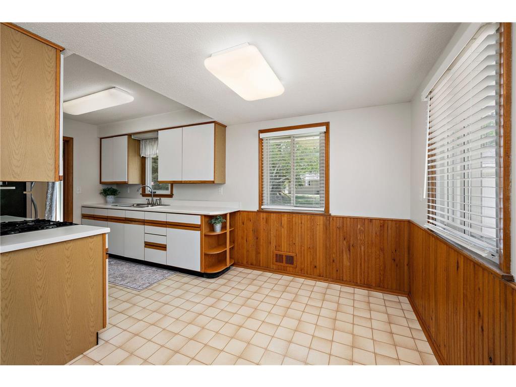 8101 47th Avenue N New Hope MN 55428 7074346 image6