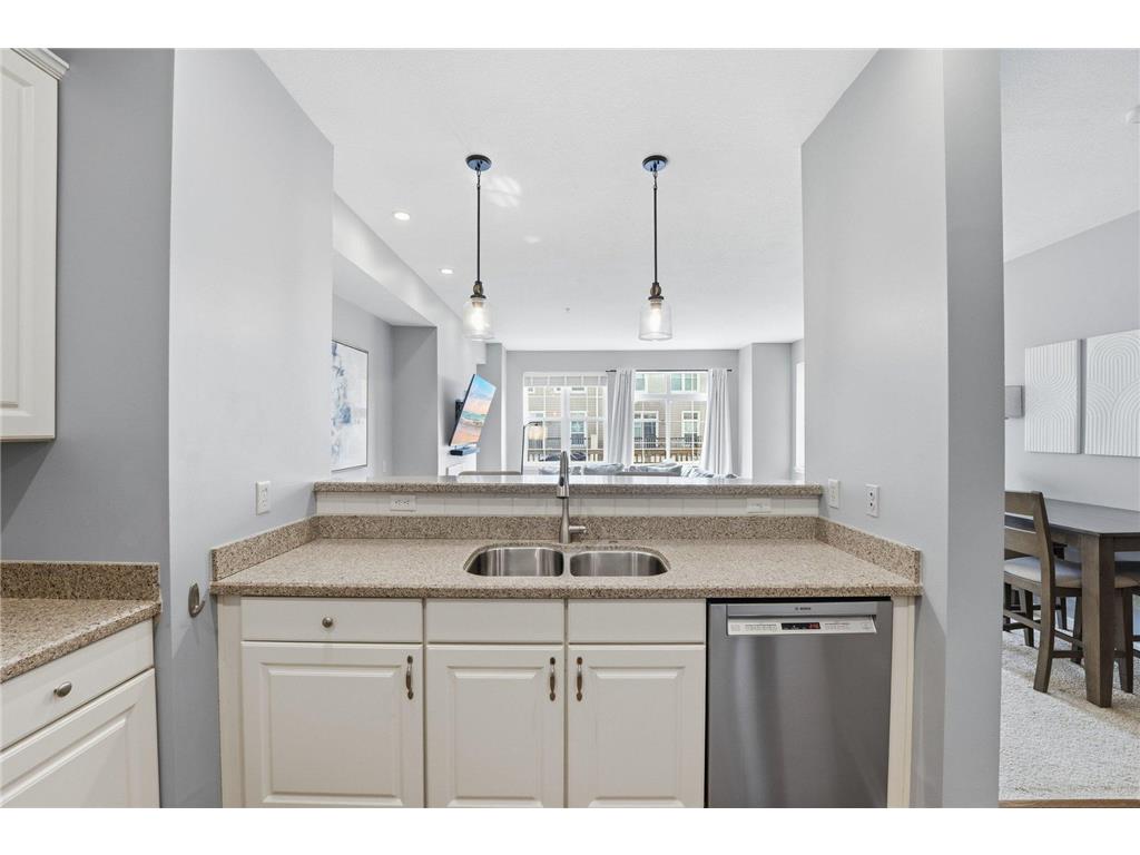 8103 Oakview Drive N Maple Grove MN 55369 7047729 image16