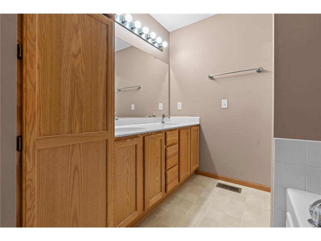 8105 Darcy Lane Inver Grove Heights MN 55076 7055911 image26
