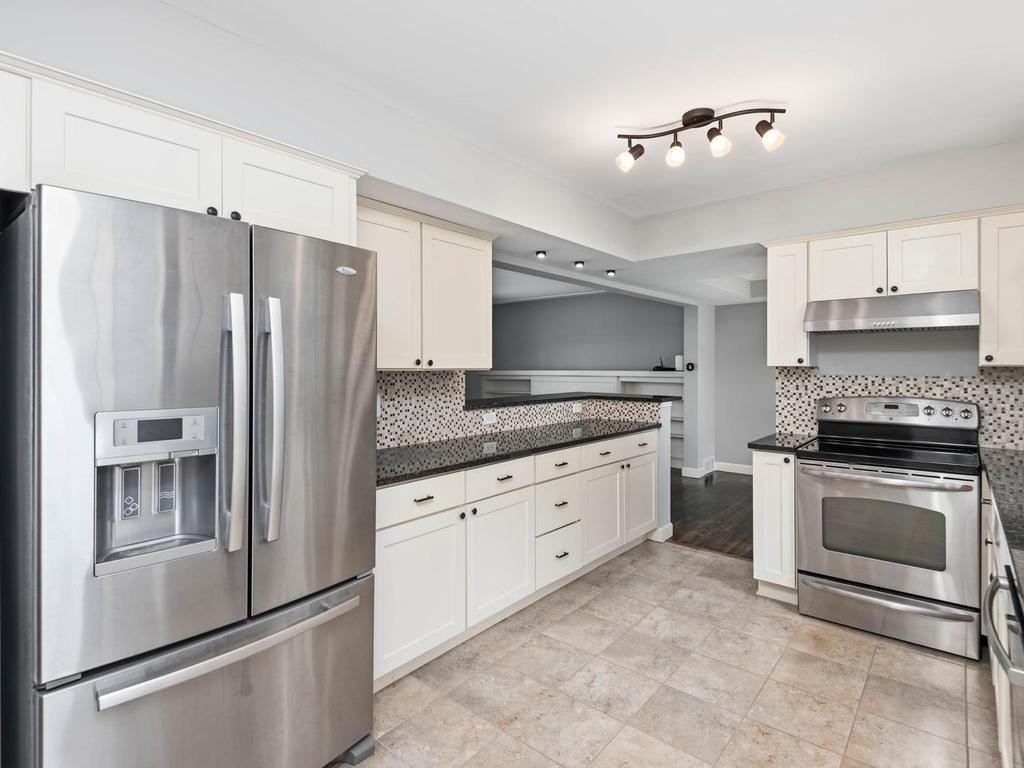 8108 Ensign Curve Bloomington MN 55438 7099015 image10