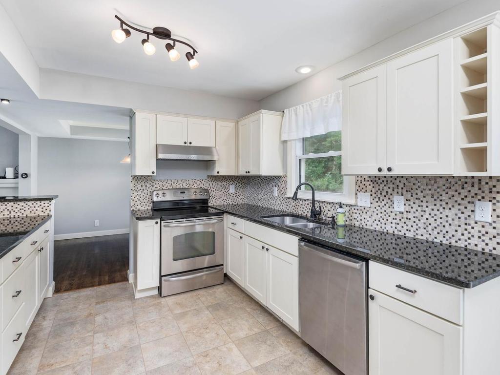 8108 Ensign Curve Bloomington MN 55438 7099015 image11