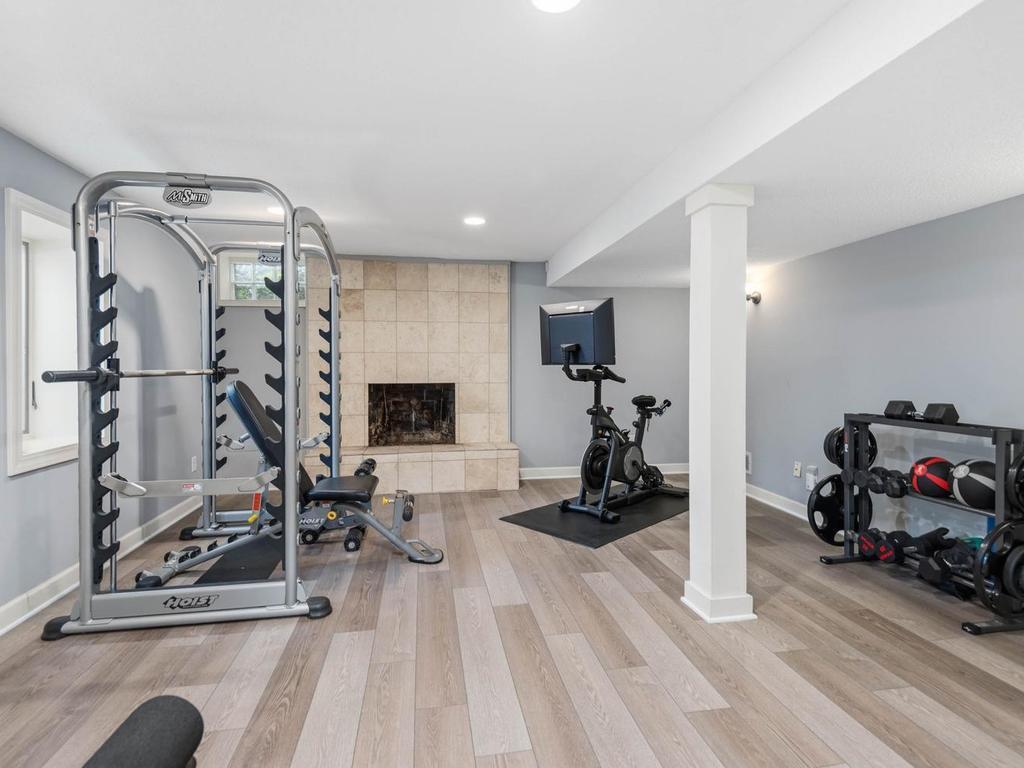 8108 Ensign Curve Bloomington MN 55438 7099015 image25