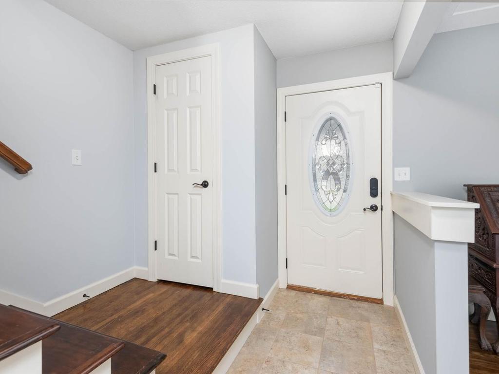 8108 Ensign Curve Bloomington MN 55438 7099015 image6