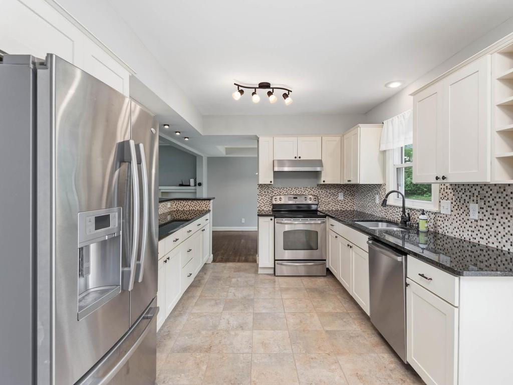 8108 Ensign Curve Bloomington MN 55438 7099015 image9