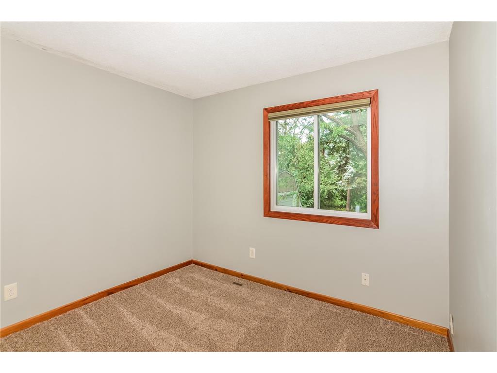 8108 N College Park Drive Brooklyn Park MN 55445 7014611 image12