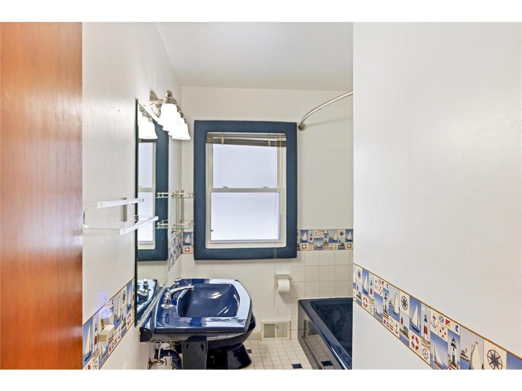 8109 30th Avenue N Crystal MN 55427 7005525 image16