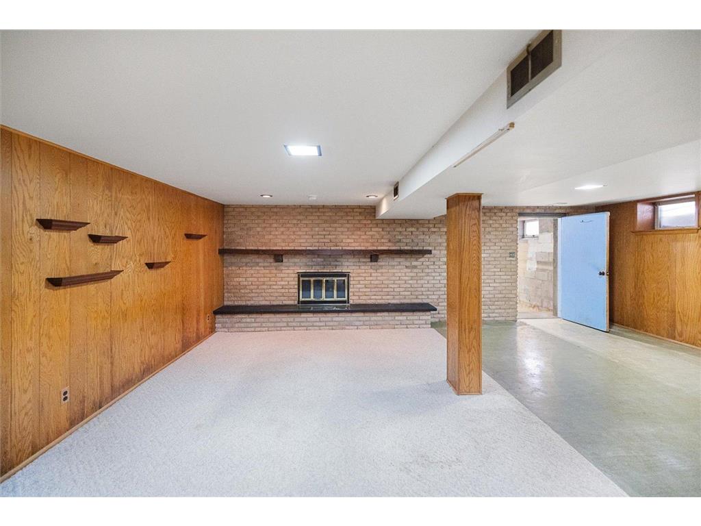 8109 30th Avenue N Crystal MN 55427 7005525 image23